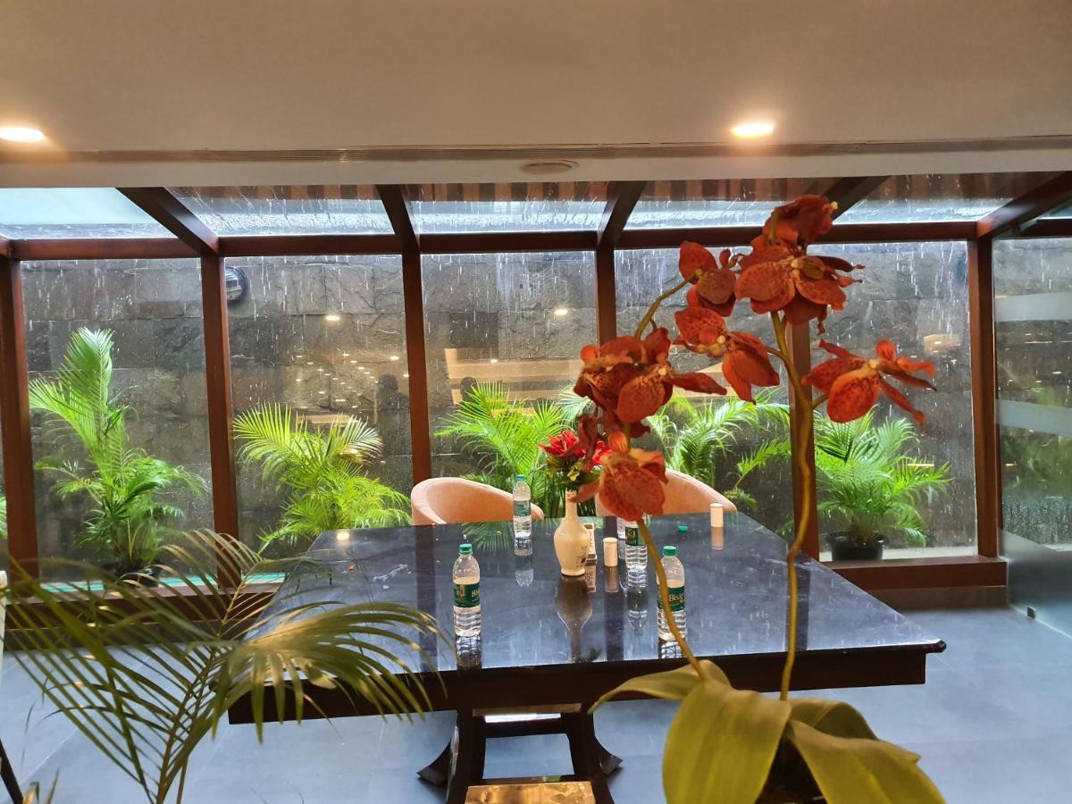 Shravanthi Sarovar Portico Bangalore Bagian luar foto