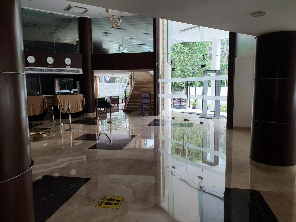 Shravanthi Sarovar Portico Bangalore Bagian luar foto