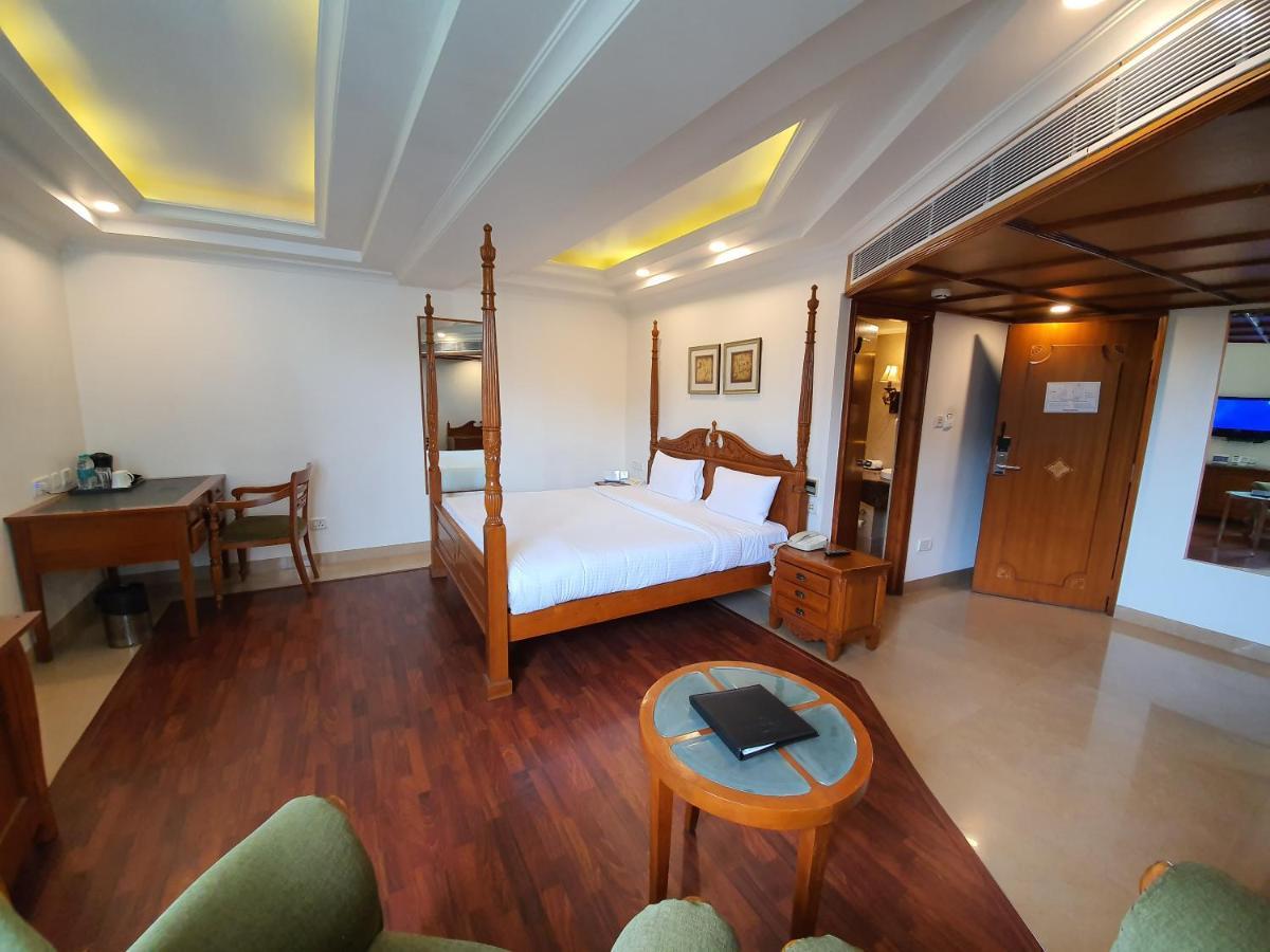 Shravanthi Sarovar Portico Bangalore Bagian luar foto