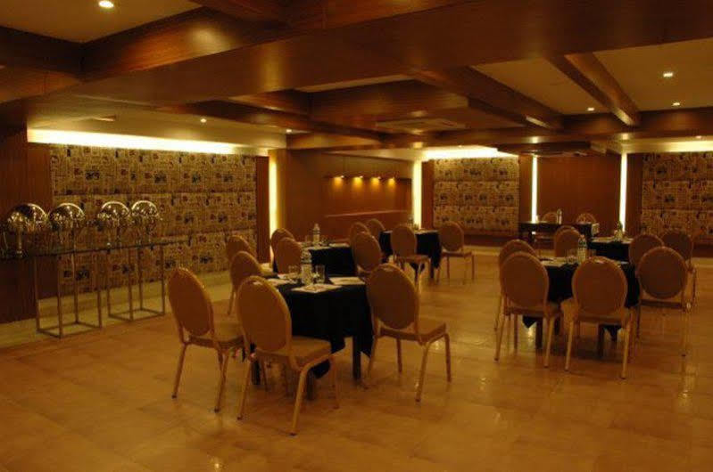Shravanthi Sarovar Portico Bangalore Bagian luar foto